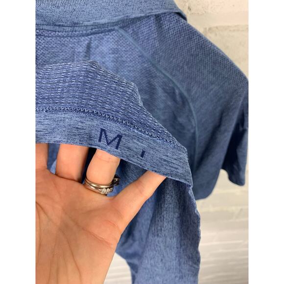 Lululemon Men's Classic Fit Polo Shirt Short Sleeve Solid Blue Size Medium - Picture 7 of 7